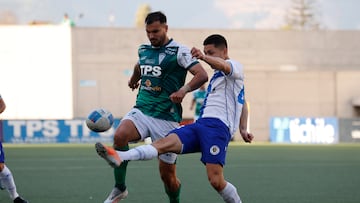 Futbol, Santiago Wanderers vs Deportes Santa Cruz.
Fecha 25, campeonato ascenso 2025.
El jugador de Santiago Wanderers, Jose Monreal, izquierda, disputa el balon con Diego Gonzalez de Deportes Santa Cruz durante el partido de primera division B realizado en el estadio Lucio Farina de Quillota, Chile.
14/09/2025
Raul Zamora/Photosport
Football, Santiago Wanderers vs Deportes Santa Cruz.
25th turn, 2025 promotion championship.
Santiago Wanderers player Jose Monreal, left, vies for the ball with Diego Gonzalez of Deportes Santa Cruz during the first B division match held at the Lucio Farina stadium in Valparaiso, Chile.
14/09/2025
Raul Zamora/Photosport