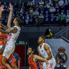 La vuelta de Llull y el ciclón Garuba valen el récord y la final