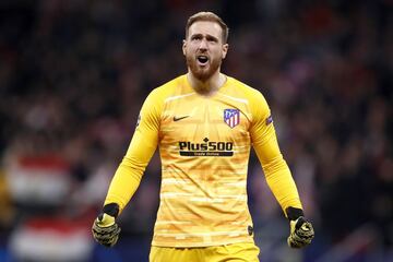 Oblak tiene contrato con el Atlético hasta junio de 2023. Su valor de mercado es de 90 millones. Con el equipo rojiblanco ha jugado 299 encuentros de competición oficial, con 209 goles encajados. Ha dejado su portería a cero en 158 partidos, con una media de 0'69 gol por partido, una cifra espectacular. Sólo en LaLiga ha disputado 225 encuentros, con 143 goles encajados y 122 partidos sin recibir un gol. Está considerado como uno de los mejores porteros del mundo.