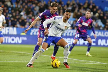 Maikel Mesa se niega a dejar caer al Zaragoza. El centrocampista es el máximo goleador de su equipo con seis tantos, y está en registros de completar la mejor temporada de sus historia en el aspecto goleador. Tres apariciones en el once.
