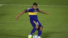 Ramon Abila of Boca Juniors kicks a penalty and misses during the Copa Diego Maradona 2020 football match against Newell&#039;s Old Boys at La Bombonera stadium, in Buenos Aires, on November 29, 2020. - The Argentine football championship has been renamed after the death of football legend Diego Maradona. (Photo by Marcelo Endelli / POOL / AFP)