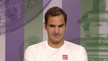 Federer raises a laugh suggesting a reporter changes his job