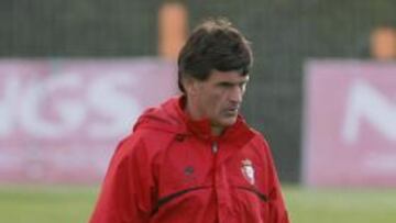 Mendilibar, avisa: "Parece que ganamos con la gorra"