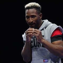 William Scull, frente a Canelo Álvarez con parada en España