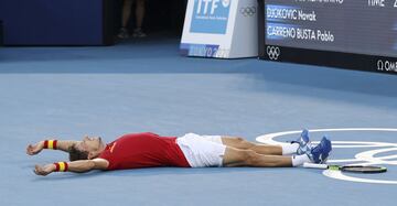 El asturiano, un gigante olímpico, derrotó a Novak Djokovic por 6-4, 6-7 (6/8) y 6-3 en 2h:49  y consiguió la medalla de bronce 