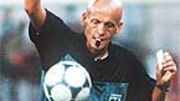 <b>SUPERSTAR</b>. Collina está considerado el mejor colegiado del mundo.