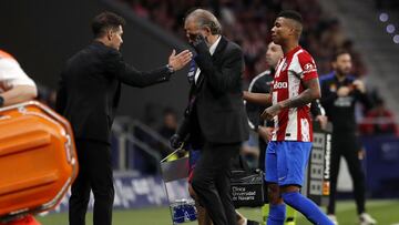 Reinildo se march&oacute; sustituido contra el Real Madrid.