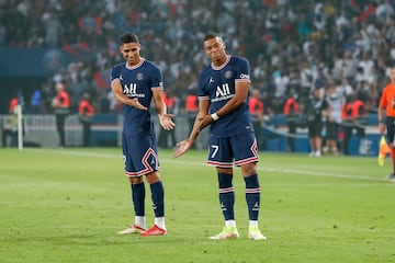 La amistad entre ambos futbolistas comenzó en 2021 cuando el defensa marroquí, canterano del Real Madrid, aterrizó en el PSG. 