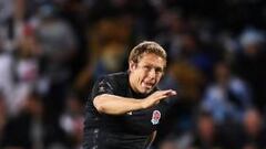 Los pateadores sufren con el Jabulani del rugby