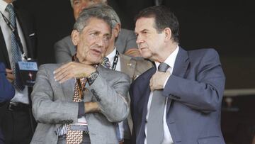 Carlos Mouri&ntilde;o, presidente del Celta, y Abel Caballero, alcalde de Vigo, en el palco de Bala&iacute;dos.