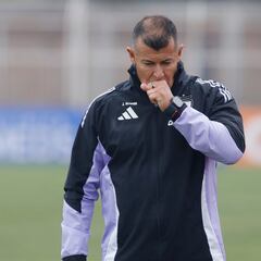 El conflicto en el directorio de Blanco y Negro alarga estadía de Almirón en Colo Colo: esto ocurrió