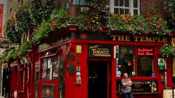 Paga una ronda de bebidas y enseña el ticket con un precio ‘desorbitado’ y una justificación del dueño: “Sabía que sería caro”