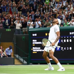 Kyrgios supera a Tsitsipas en un partido esperpéntico