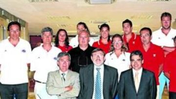 <b>EN EL CSD. </b>Lissavetzky recibió a la delegación de natación.