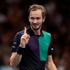 Medvedev se reconcilia en Viena: a semifinales tras superar a Sinner