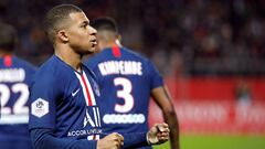 Soccer Football - Ligue 1 - Dijon v Paris St Germain - Stade Gaston Gerard, Dijon, France - November 1, 2019  Paris St Germain&#039;s Kylian Mbappe celebrates scoring their first goal   REUTERS/Jean-Paul Pelissier