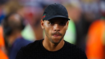 Braithwaite, en la grada del Camp Nou durante el amistoso entre el Barcelona y el Manchester City
