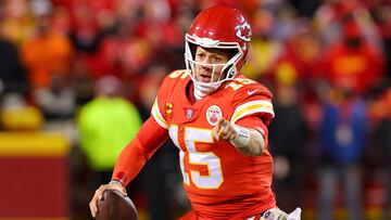 KANSAS CITY, MISSOURI - JANUARY 29: Patrick Mahomes #15 of the Kansas City Chiefs scrambles against the Cincinnati Bengals during the fourth quarter in the AFC Championship Game at GEHA Field at Arrowhead Stadium on January 29, 2023 in Kansas City, Missouri.   Kevin C. Cox/Getty Images/AFP (Photo by Kevin C. Cox / GETTY IMAGES NORTH AMERICA / Getty Images via AFP)