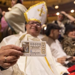 Jesús, el Papa de la Lotería: “Llevo diecinueve años viniendo al Sorteo de Navidad y seis entrando el primero”