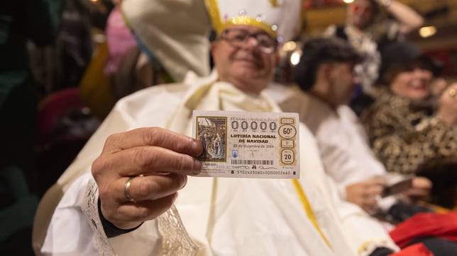 Jesús, el Papa de la Lotería: “Llevo diecinueve años viniendo al Sorteo de Navidad y seis entrando el primero”