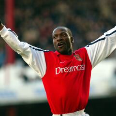 Lauren: “Este Arsenal es capaz de ganar a cualquiera”