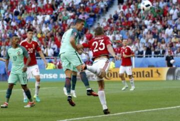 Cristiano Ronaldo en el momento de marcar el 3-3.