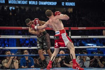 Las fotos más espectaculares del brutal KO de Canelo a Amir Khan