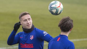 Iv&aacute;n Saponjic, druante un entrenamiento con el Atl&eacute;tico de Madrid