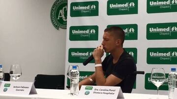 Emotivo: Follmann canta en su salida del hospital