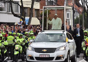 El Papa Francisco recorrió Bogotá, Villavicencio, Medellín y Cartagena con su mensaje de paz y reconciliación. Una visita emotiva para practicantes y no creyentes.