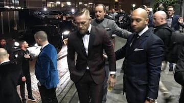 Conor McGregor llega a un encuentro con sus aficionados el pasado s&aacute;bado en Manchester.