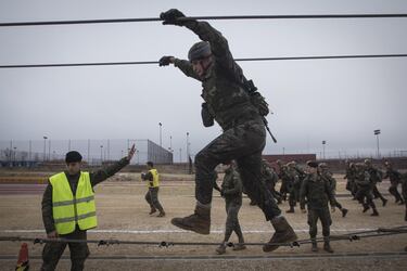 Cada prueba se vigila, se controla, para que no haya fallos ni engaños, el orden de las pruebas se sortea antes y cada delegado sabe qué falta para terminar. Un orden dentro del aparente caos.
