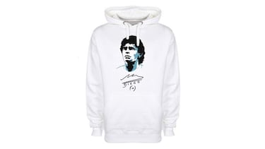 Maradona, en 10 productos: camisetas, documentales, pósters y más para recordar al astro argentino