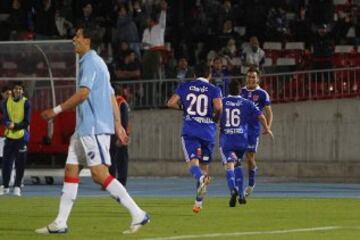 En segunda ronda, los esperaba el poderoso Nacional de Uruguay. De a poco, la U iba sacando chapa de candidato. 1-0 en Santiago, sumado al 2-0 conseguido en Montevideo, le dieron la clasificación a octavos de final, donde enfrentarían al Flamengo.