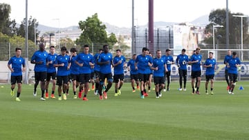 Todos a Inglaterra salvo Diop, Fuentes, Montañés y Germán