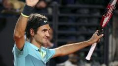 Federer gana el choque suizo y definirá con Djokovic