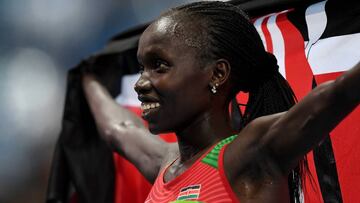 Sorpresón en 5.000: Vivian Cheruiyot bate a Almaz Ayana