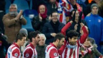 ALEGR&Iacute;A. Diego Costa celebra junto con Adri&aacute;n, Ra&uacute;l Garc&iacute;a y Manquillo la &uacute;ltima victoria en casa.
 