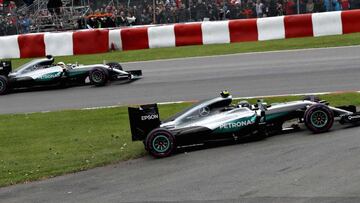 Hamilton echó a Rosberg fuera de la pista en la salida de Canadá.