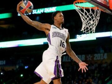 Ben McLemore (Sacramento) convierte un mate.