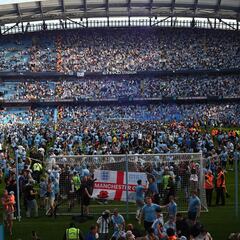 A goal from Julian Alvarez secured the win for Pep Guardiola’s side and kick-started the title celebrations in the blue half of Manchester.