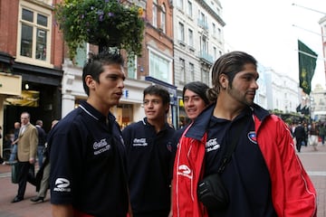 En Dublín, Alexis coincidió con Mark González y Reinaldo Navia. Ambos posteriormente fueron desafectados de la Roja por el llamado "Dublinazo".