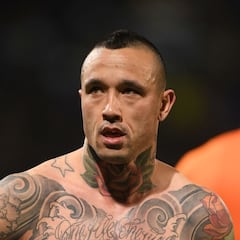 "Los otros aceptaban que fumara en la terraza, pero Roberto Martínez..."