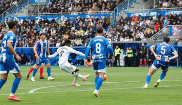 Camavinga recibió, avanzó y armó el zurdazo desde fuera del área, clavando un potente disparo para superar la estirada de Owono.