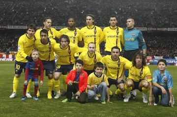 El once inicial del FC Barcelona: Milito, Keita, Ibrahimovic, Busquets, V¨ªctor Vald¨¦s, Leo Messi, Jeffr¨¦n, Maxwell, Iniesta, Xavi y Puyol.