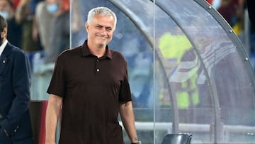 Mourinho durante el partido de la Roma contra el Sassuolo.