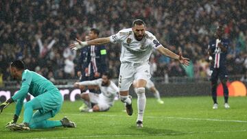 Benzema celebrando un gol.