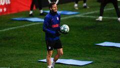 Sa&uacute;l, durante un entrenamiento del Atl&eacute;tico.