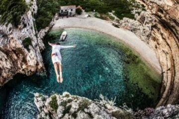 Orlando Duque tuvo la oportunidad de saltar desde la Cueva Azul de Croacia. Sitio en el que el colombiano jamás había estado.