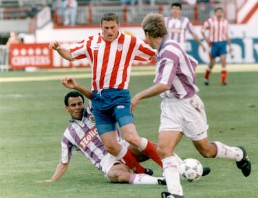 El mediocentro ofensivo asturiano defendió los colores del Real Oviedo la temporada 1992-93, en la que jugó 33 partidos y anotó 2 goles. Jugó en el Atlético de Madrid entre 1993 y 1996 en los que disputó 88 encuentros y marcó 13 goles. 